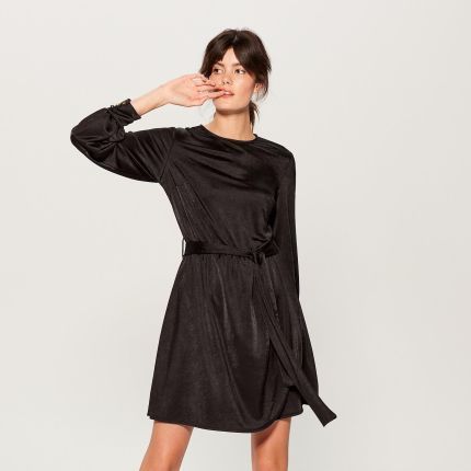 czarna-sukienka-2019-93_12 Czarna sukienka 2019