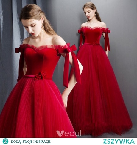 modne-czerwone-sukienki-2019-11_2 Modne czerwone sukienki 2019