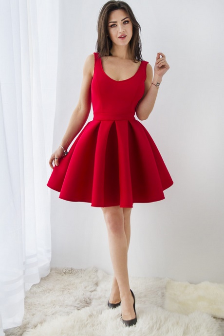 czerwona-sukienka-rozkloszowana-bez-ramiczek-07_16 Czerwona sukienka rozkloszowana bez ramiączek