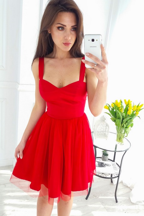 czerwone-sukienki-z-tiulem-22_20 Czerwone sukienki z tiulem