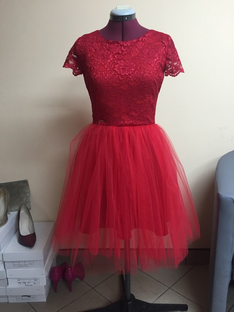 czerwone-sukienki-z-tiulem-22_3 Czerwone sukienki z tiulem