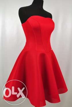 sukienka-czerwona-bez-ramiczek-04_15 Sukienka czerwona bez ramiączek