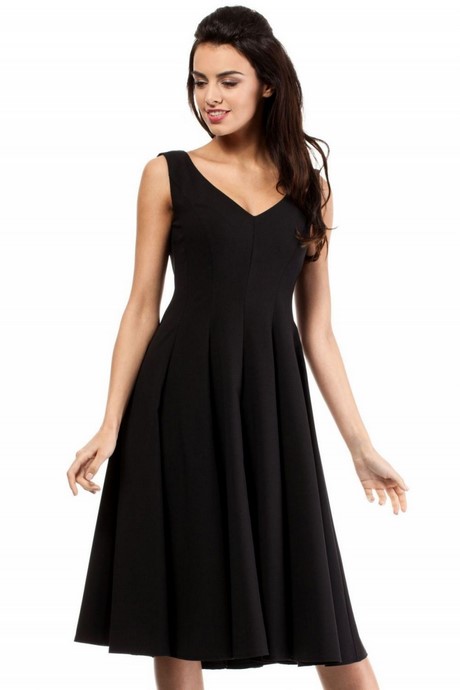 sukienki-damskie-czarne-85_14 Sukienki damskie czarne