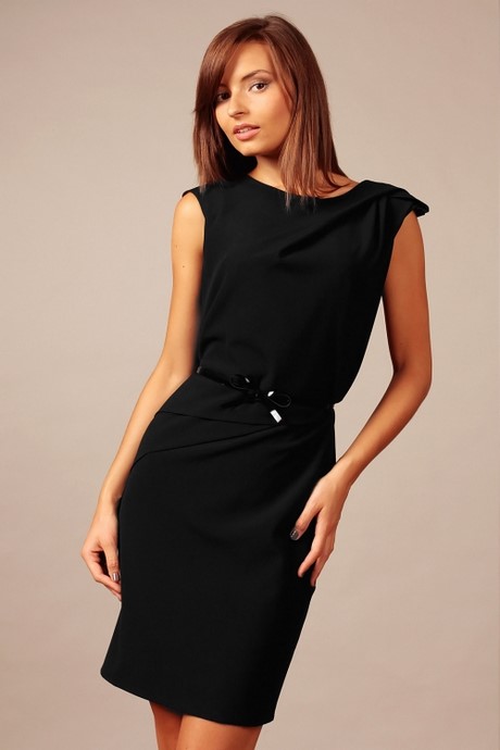 sukienki-eleganckie-czarne-92_9 Sukienki eleganckie czarne