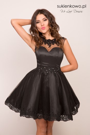 sukienki-rozkloszowane-czarne-39_10 Sukienki rozkloszowane czarne