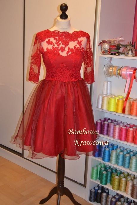 czerwona-sukienka-rozkloszowana-koronka-44_11 Czerwona sukienka rozkloszowana koronka