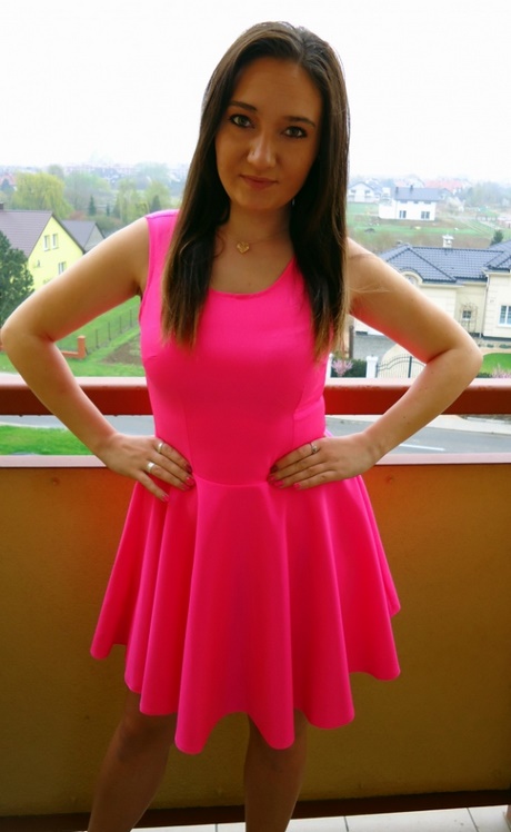rozowa-neonowa-sukienka-16_5 Różowa neonowa sukienka