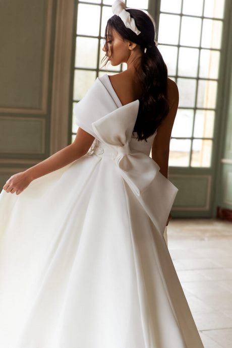 klasyczne-suknie-slubne-2021-65_12 Klasyczne suknie ślubne 2021
