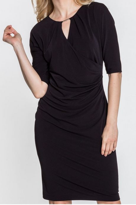modne-czarne-sukienki-2021-18_8 Modne czarne sukienki 2021