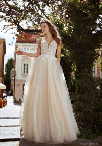 suknie-slubne-2021-ksiezniczka-28_13 Suknie ślubne 2021 księżniczka