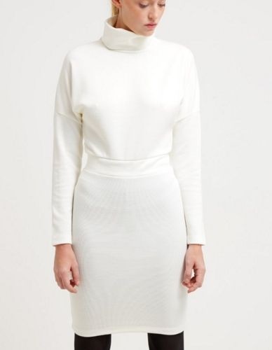 biaa-sukienka-na-zim-56_19 Biała sukienka na zimę