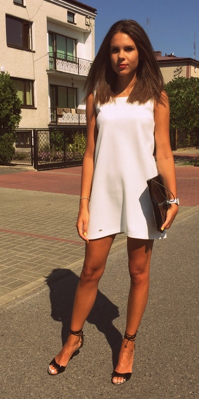 trapezowa-biaa-sukienka-98_6 Trapezowa biała sukienka