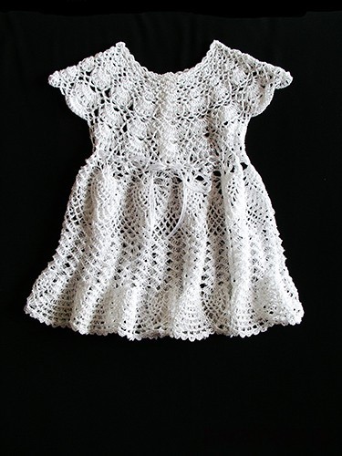 biala-sukieneczka-dla-niemowlaka-36_9 Biała sukieneczka dla niemowlaka