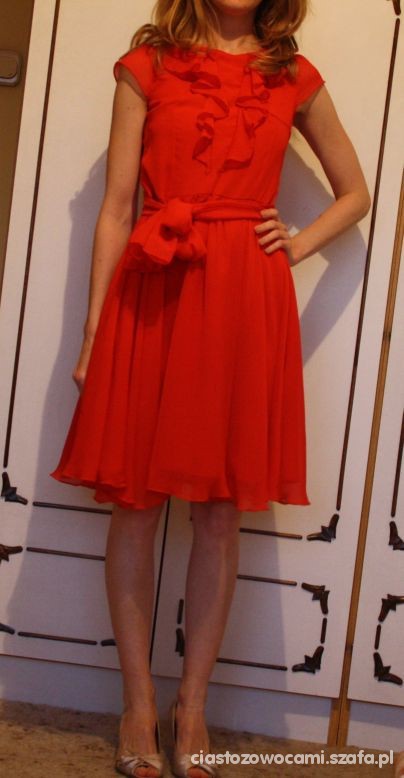 krwistoczerwona-sukienka-39_15 Krwistoczerwona sukienka