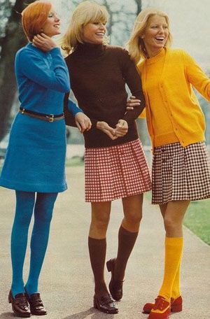 moda-lat-70-sukienki-76_16 Moda lat 70 sukienki