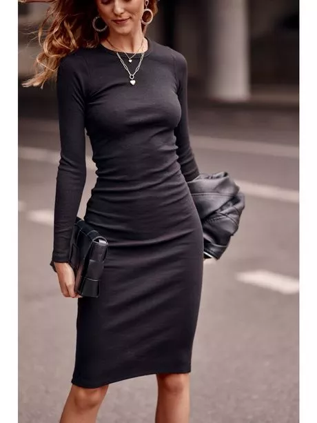 czarne-sportowe-sukienki-15_2-12 Czarne sportowe sukienki