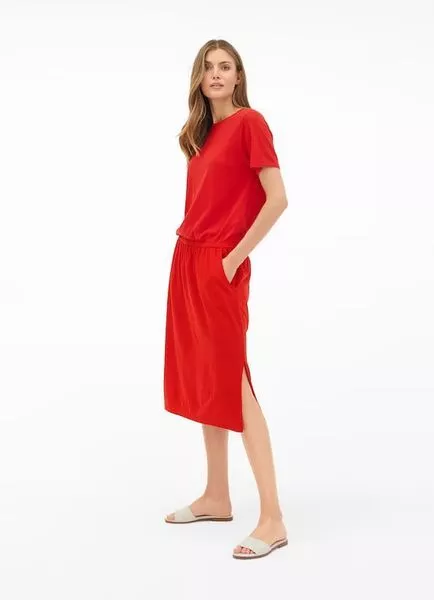 czerwone-sukienki-sportowe-48_4-15 Czerwone sukienki sportowe