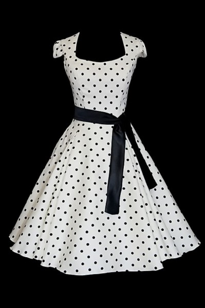 biaa-sukienka-z-czarnym-paskiem-77_9 Biała sukienka z czarnym paskiem