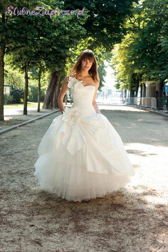 francuskie-suknie-lubne-05_19 Francuskie suknie ślubne