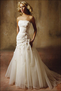 modna-suknia-lubna-93 Modna suknia ślubna