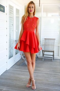 rozkloszowana-czerwona-sukienka-52_6 Rozkloszowana czerwona sukienka