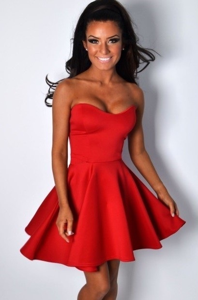 rozkloszowana-czerwona-sukienka-52_8 Rozkloszowana czerwona sukienka