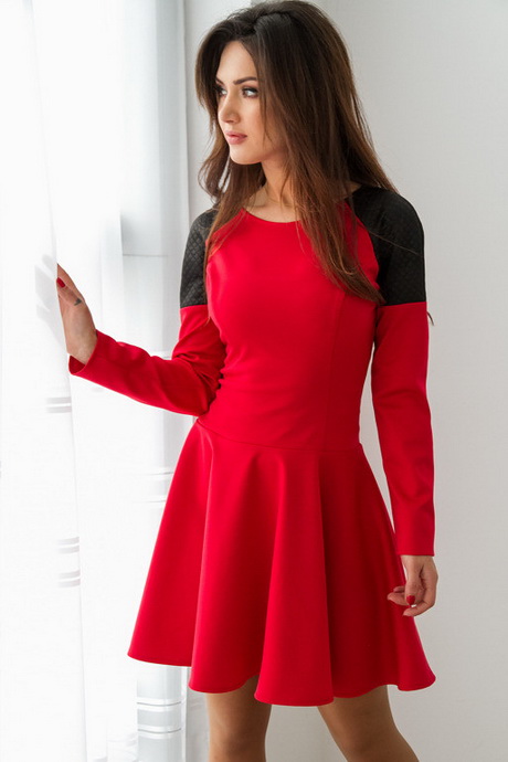 sukienka-czerwona-rozkloszowana-84_8 Sukienka czerwona rozkloszowana