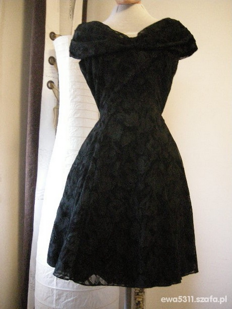 sukienka-na-studniwk-czarna-76_12 Sukienka na studniówkę czarna