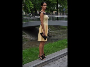sukienka-to-czarna-05_7 Sukienka żółto czarna