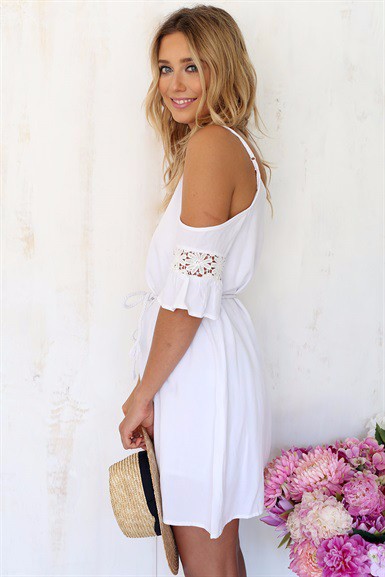zwiewna-biaa-sukienka-54_10 Zwiewna biała sukienka
