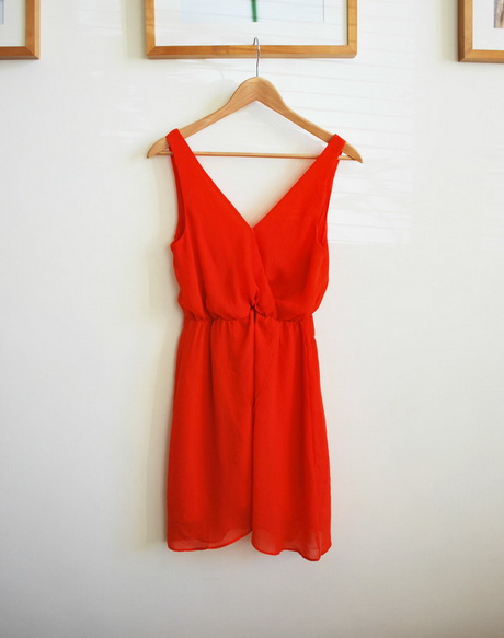 zwiewna-czerwona-sukienka-17_13 Zwiewna czerwona sukienka
