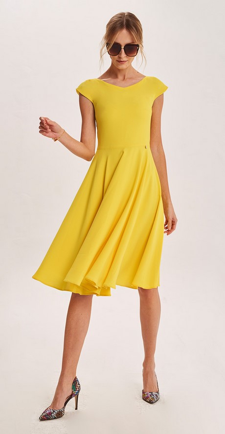 sukienki-w-kolorze-cytrynowym-48_18 Sukienki w kolorze cytrynowym