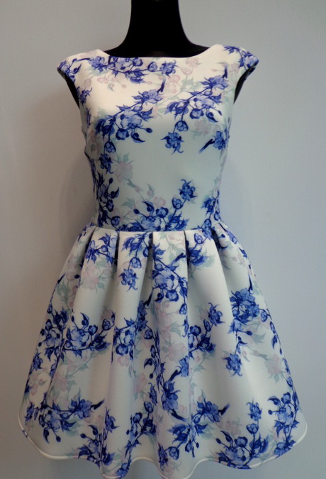 biaa-sukienka-w-niebieskie-kwiaty-07_2 Biała sukienka w niebieskie kwiaty