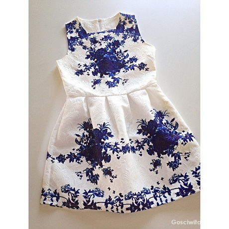 biaa-sukienka-w-niebieskie-kwiaty-07_3 Biała sukienka w niebieskie kwiaty