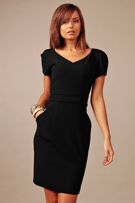 czarna-sukienka-z-rekawem-48_18 Czarna sukienka z rekawem