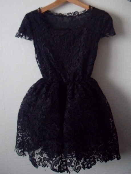 mala-czarna-sukienka-klasyczna-40_12 Mała czarna sukienka klasyczna