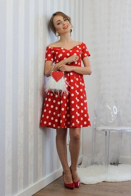 czerwona-sukienka-w-kropki-68_12 Czerwona sukienka w kropki