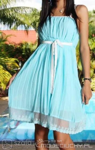 jasnoniebieska-sukienka-jakie-dodatki-90_20 Jasnoniebieska sukienka jakie dodatki