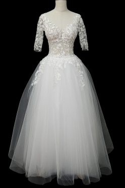 skromne-suknie-lubne-z-dugim-rkawem-46_12 Skromne suknie ślubne z długim rękawem