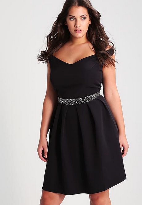 sukienki-czarne-dla-puszystych-22_13 Sukienki czarne dla puszystych