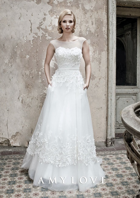 suknie-lubne-klasyczne-z-koronk-85_18 Suknie ślubne klasyczne z koronką