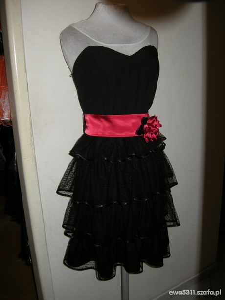 czarna-sukienka-na-bal-gimnazjalny-63_12 Czarna sukienka na bal gimnazjalny
