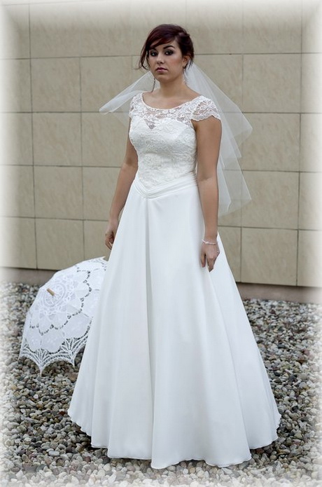 suknia-lubna-z-krtkim-rkawem-64 Suknia ślubna z krótkim rękawem