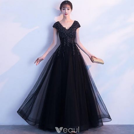 modne-czarne-sukienki-2019-15_5 Modne czarne sukienki 2019