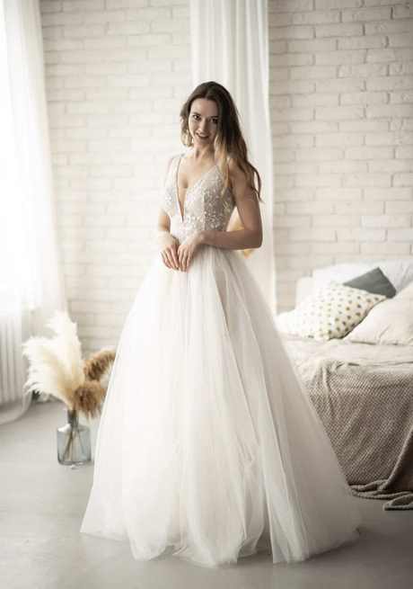 klasyczne-suknie-slubne-2022-22_14 Klasyczne suknie ślubne 2022