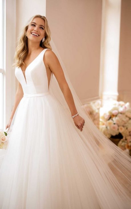 klasyczne-suknie-slubne-2022-22_16 Klasyczne suknie ślubne 2022