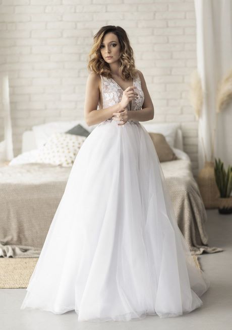klasyczne-suknie-slubne-2022-22_9 Klasyczne suknie ślubne 2022