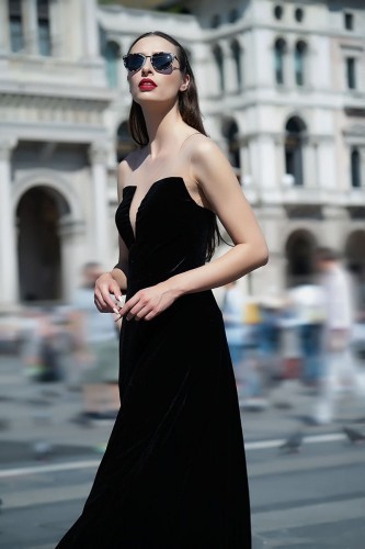 modne-czarne-sukienki-2022-25_5 Modne czarne sukienki 2022
