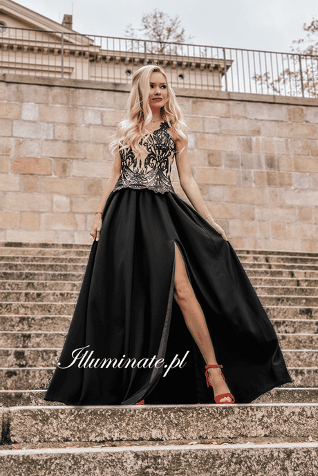 sukienki-na-studniowke-2022-czarne-17 Sukienki na studniówke 2022 czarne