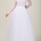 Biała sukienka tiulowa